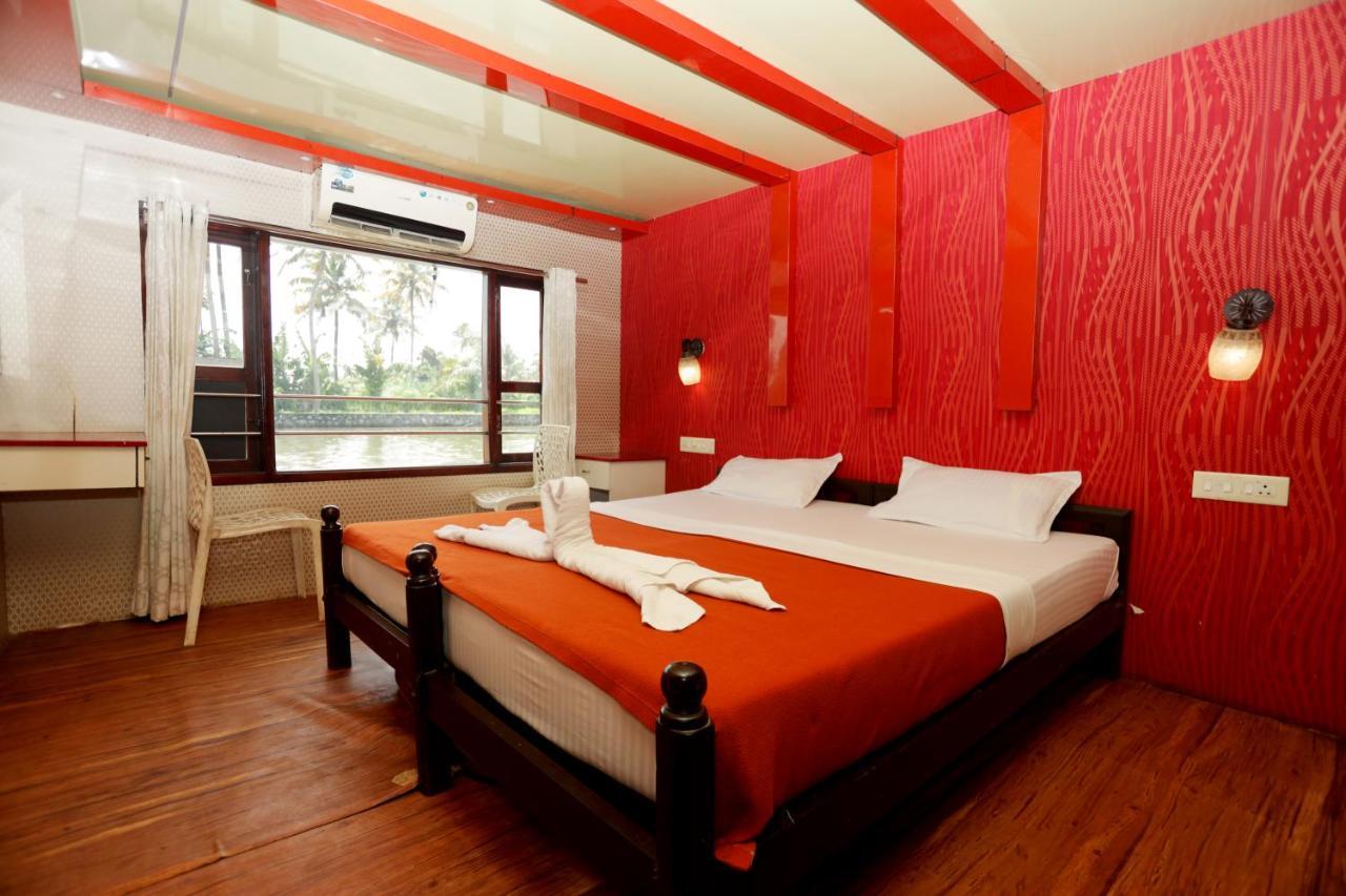 Harmony Houseboats 호텔 Alappuzha 외부 사진