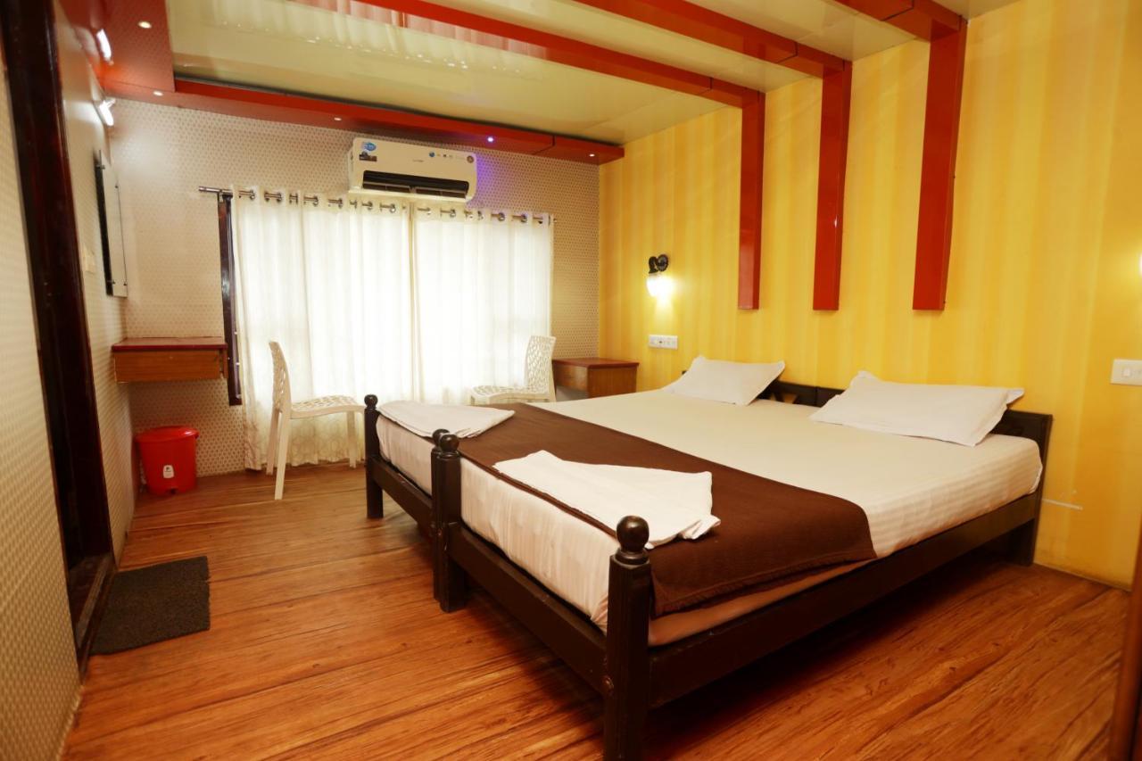 Harmony Houseboats 호텔 Alappuzha 외부 사진