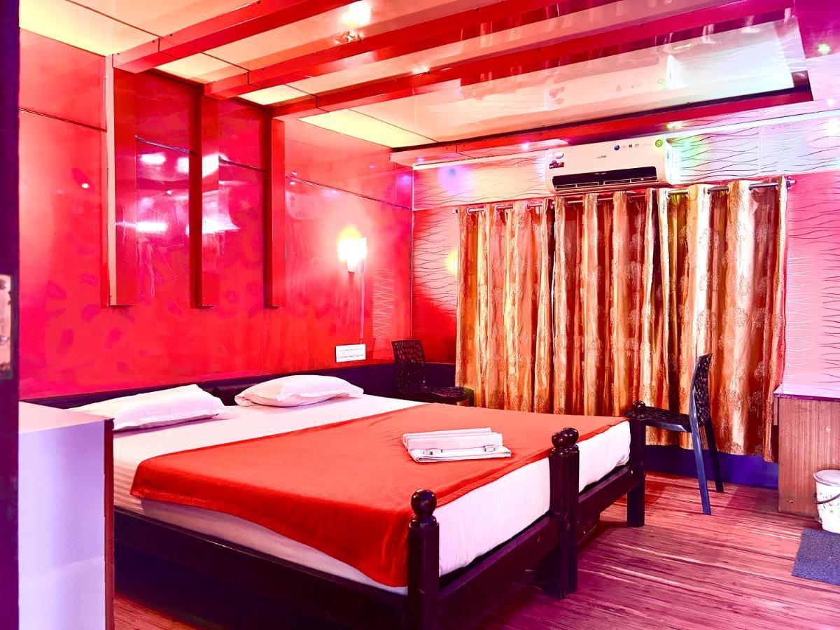 Harmony Houseboats 호텔 Alappuzha 외부 사진
