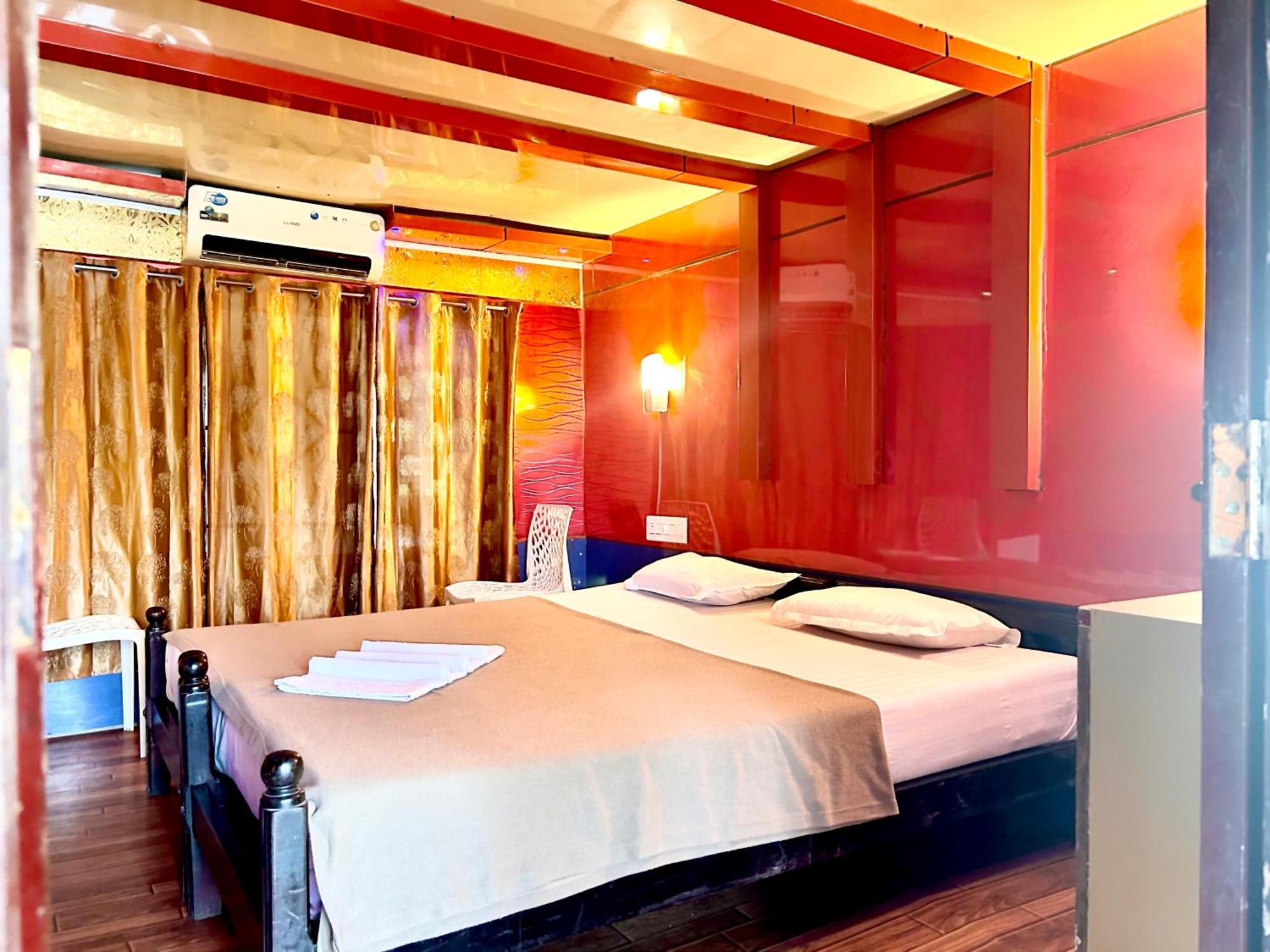 Harmony Houseboats 호텔 Alappuzha 외부 사진